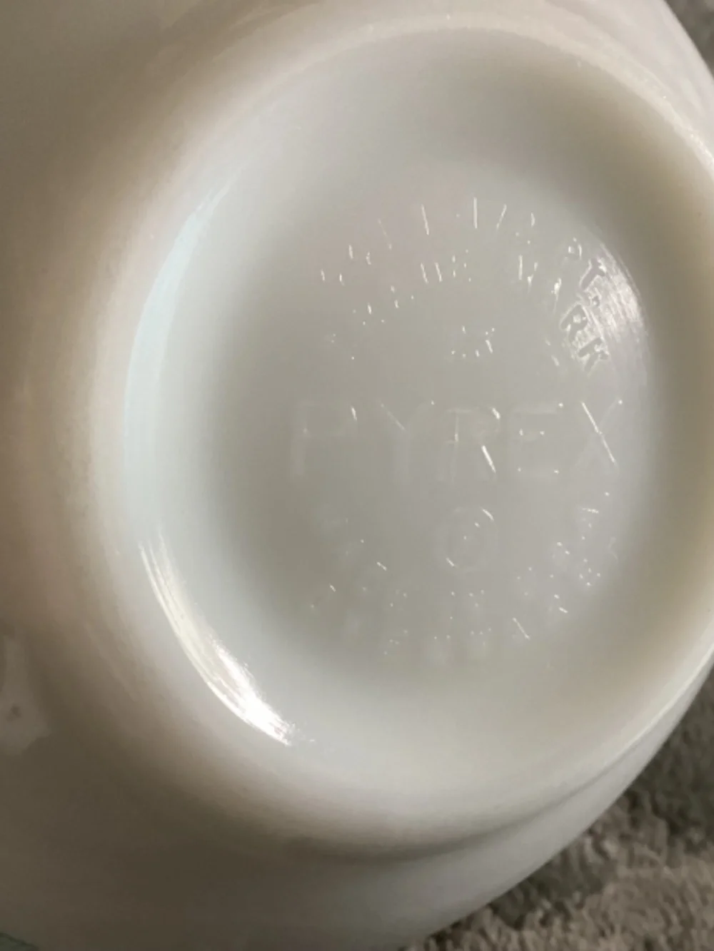 Pyrex Butterprint Amish 441 1 1/2 quart bowl